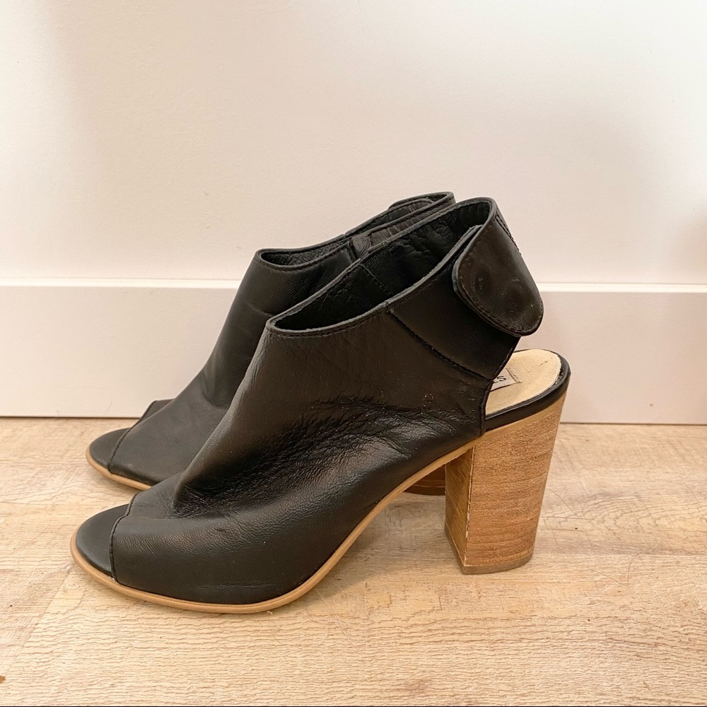 Steve Madden Black Leather Heels size 7